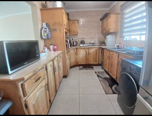 3 BEDROOM APARTMENT FOR SALE IN NEW REDRUTH